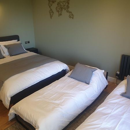 Open Acres Accommodation And Airport Parking Backwell Exterior foto