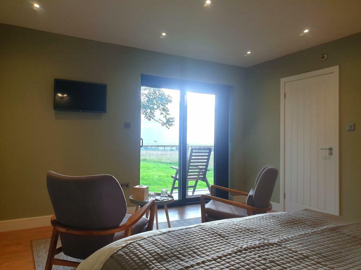 Open Acres Accommodation And Airport Parking Backwell Exterior foto
